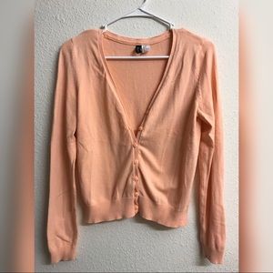 Very good condition. Hardly worn. Cardigan.